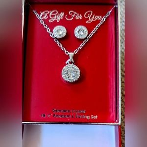 Solitare crystal necklace with matching earrings trendy